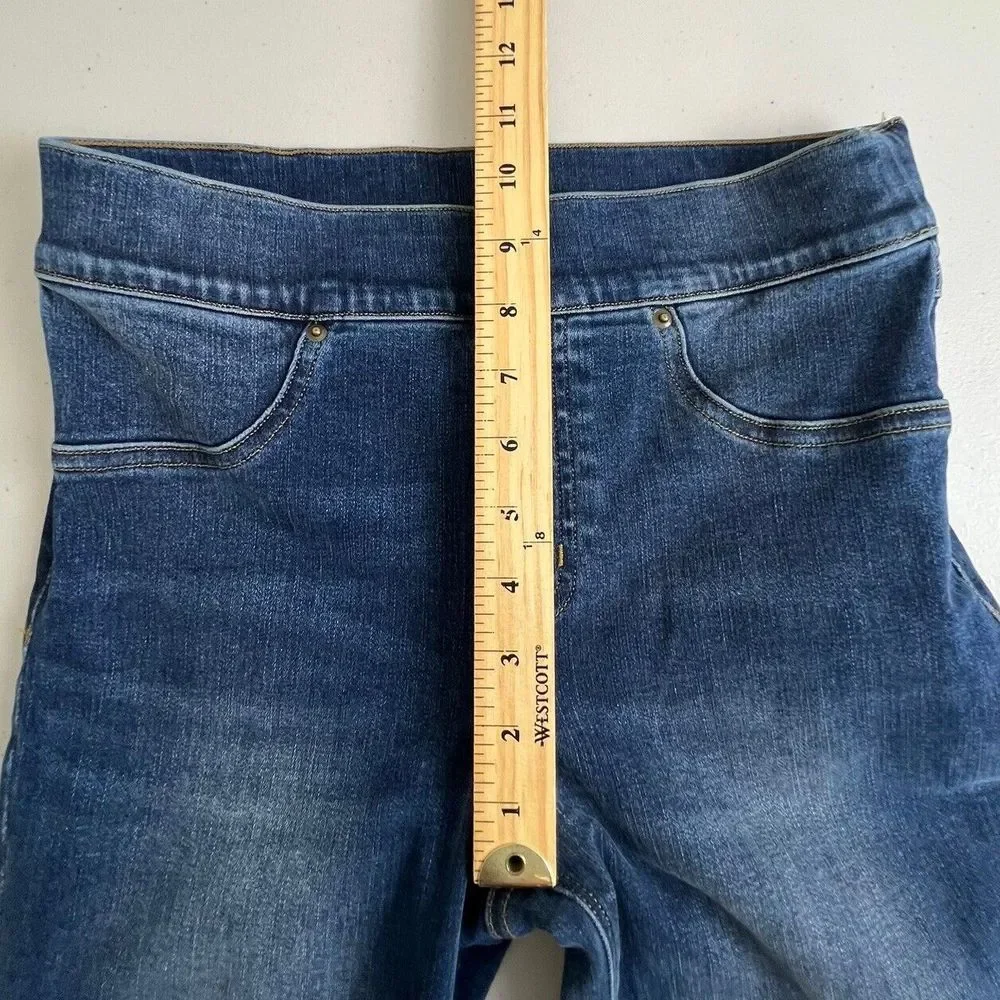 Spanx Medium Wash Mid Rise Distressed Raw Hem Pull On Skinny Jegging Jeans Small